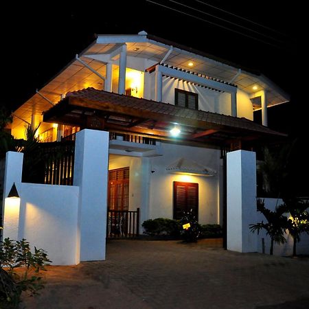 London Palace Anuradhapura Exterior foto