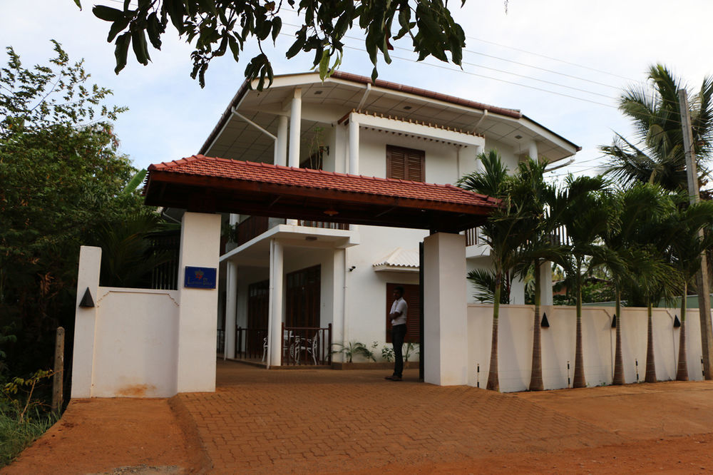 London Palace Anuradhapura Exterior foto